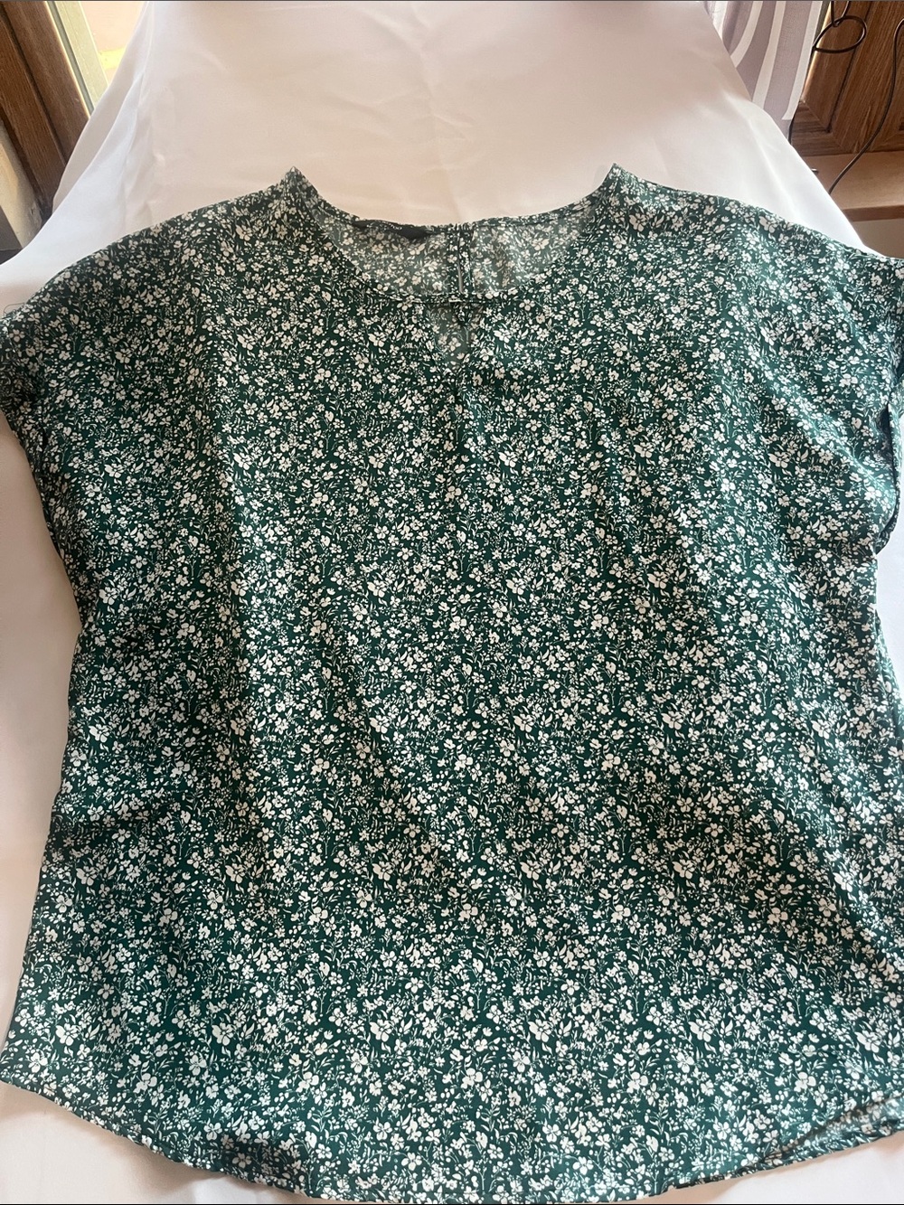 Women’s Green Floral Short-Sleeve Blouse — Casual Everyday Top